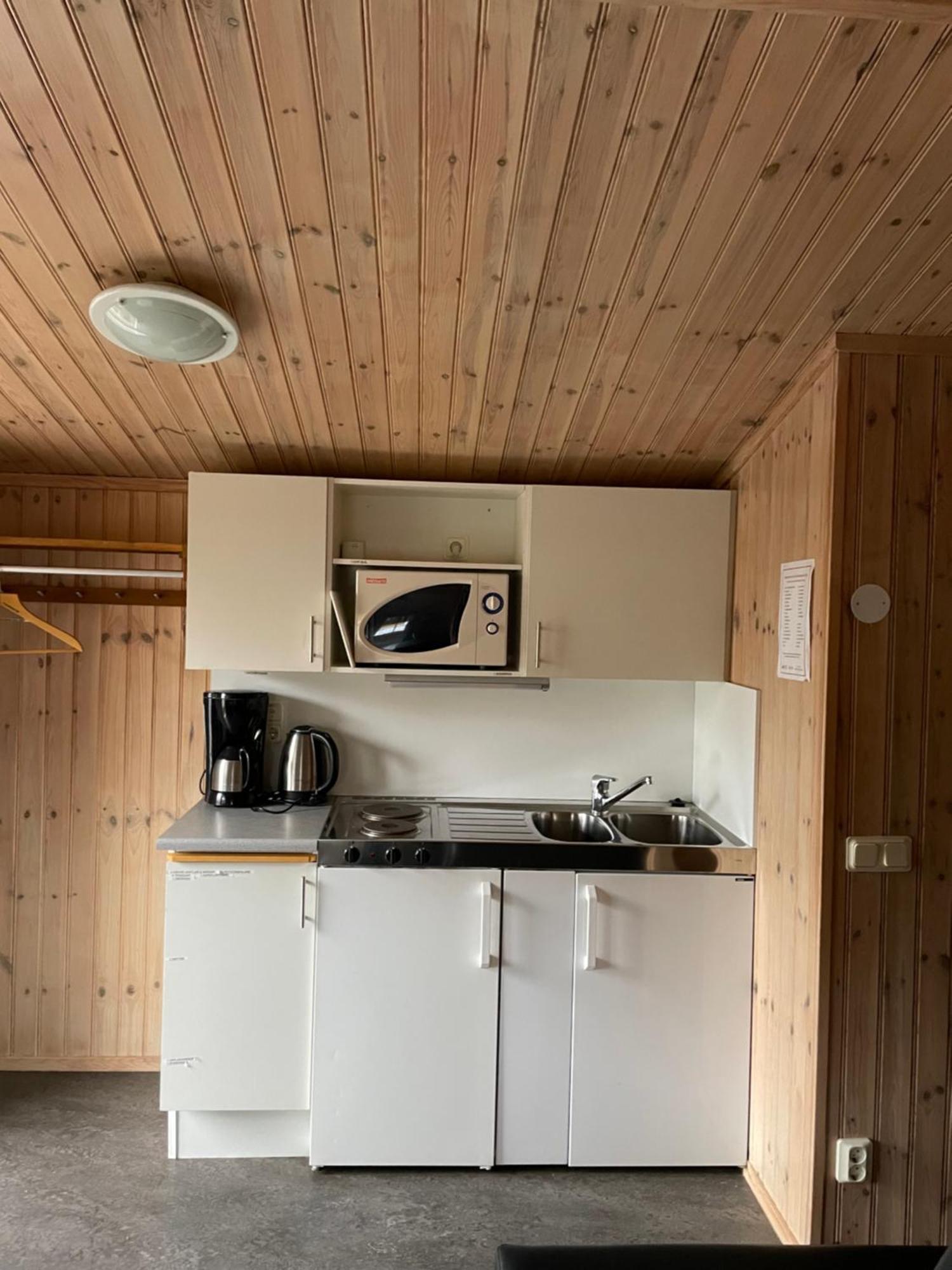 Skara Stads-Camping & Stugby Buitenkant foto