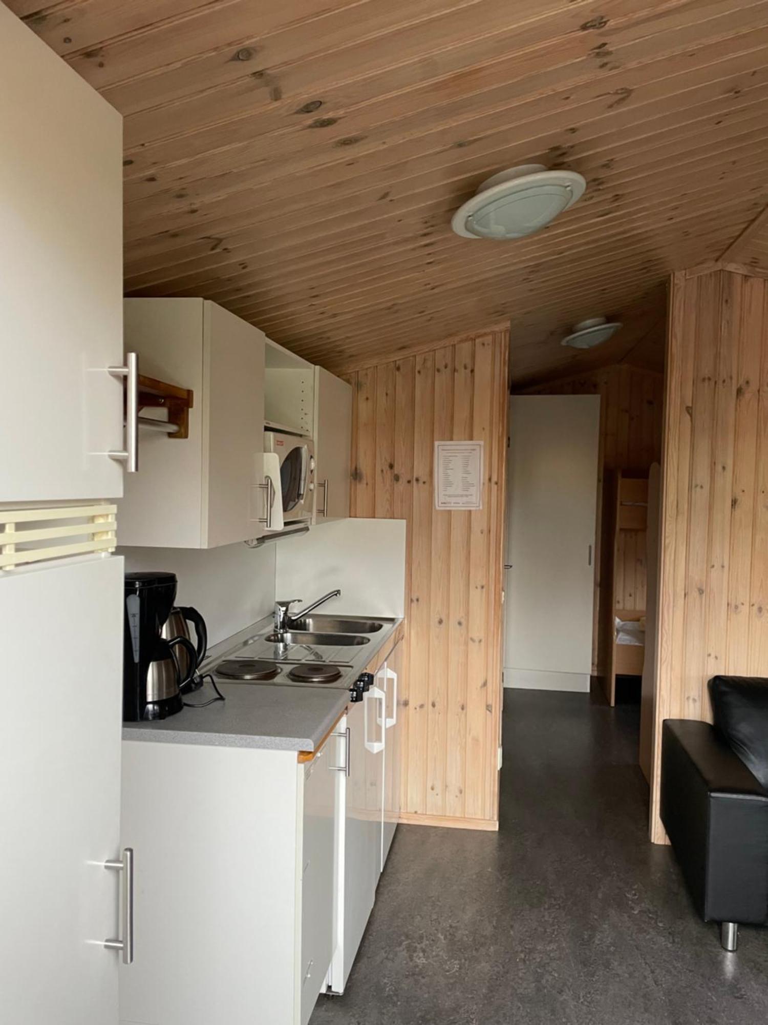 Skara Stads-Camping & Stugby Buitenkant foto