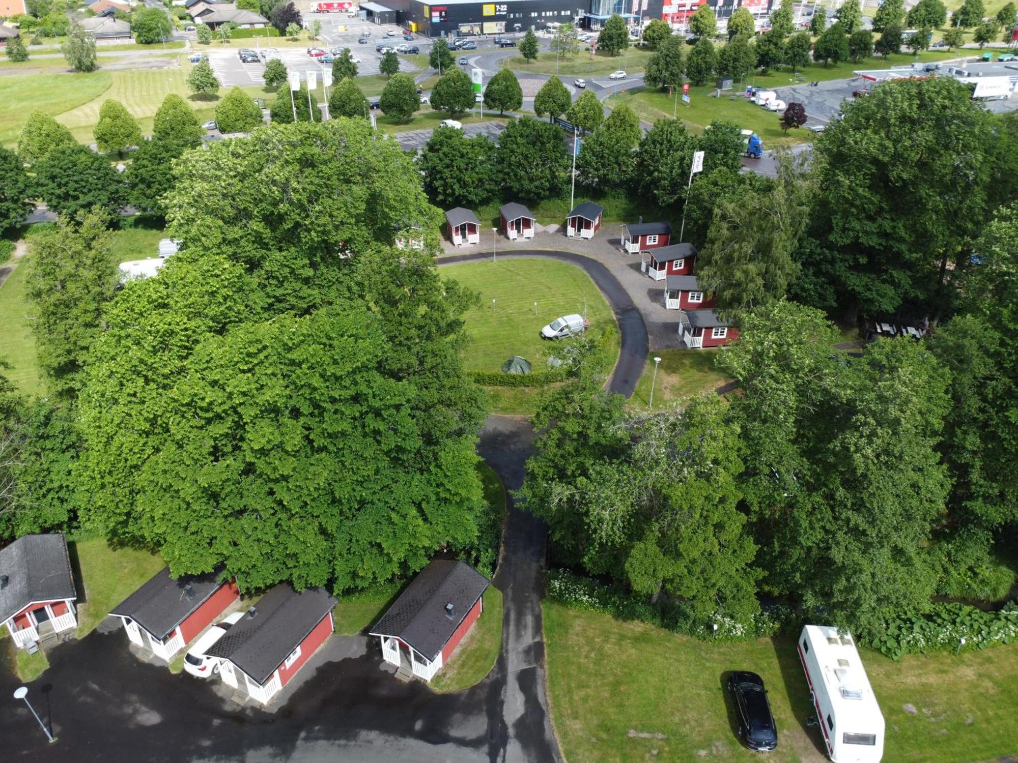 Skara Stads-Camping & Stugby Buitenkant foto