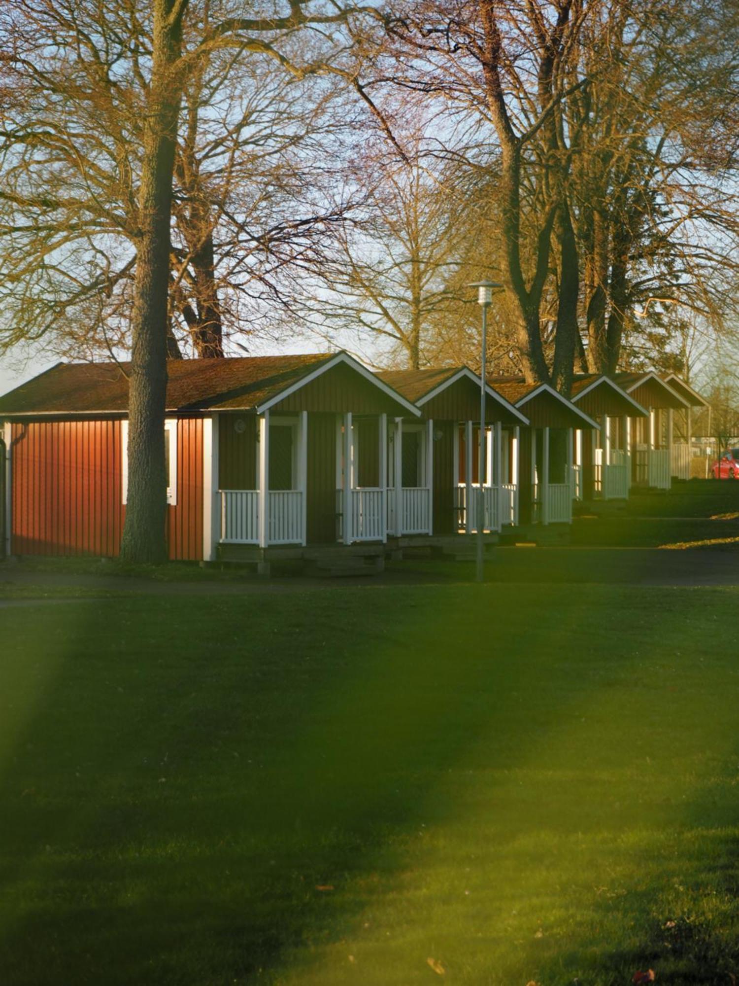 Skara Stads-Camping & Stugby Buitenkant foto